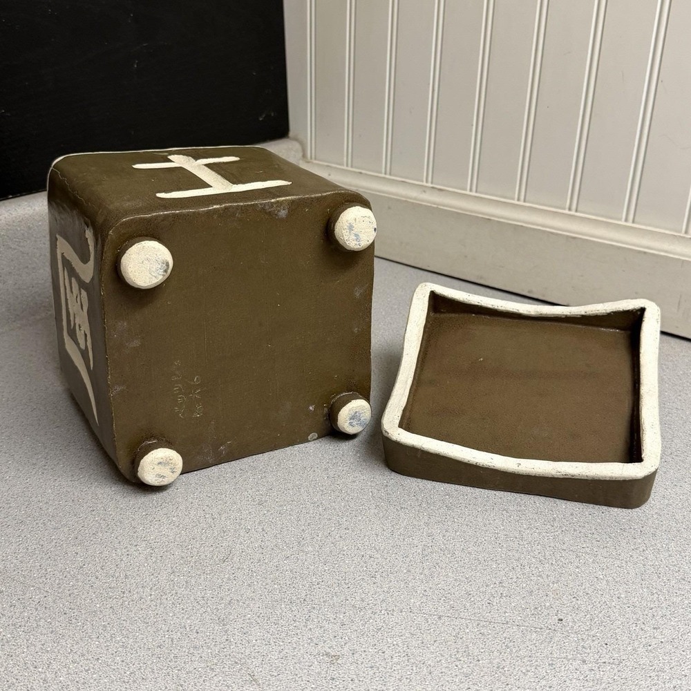 Vintage Handcrafted Japanese Olive Green Square Storage Box Lid Footed 9" Signed - Picture 8 of 12